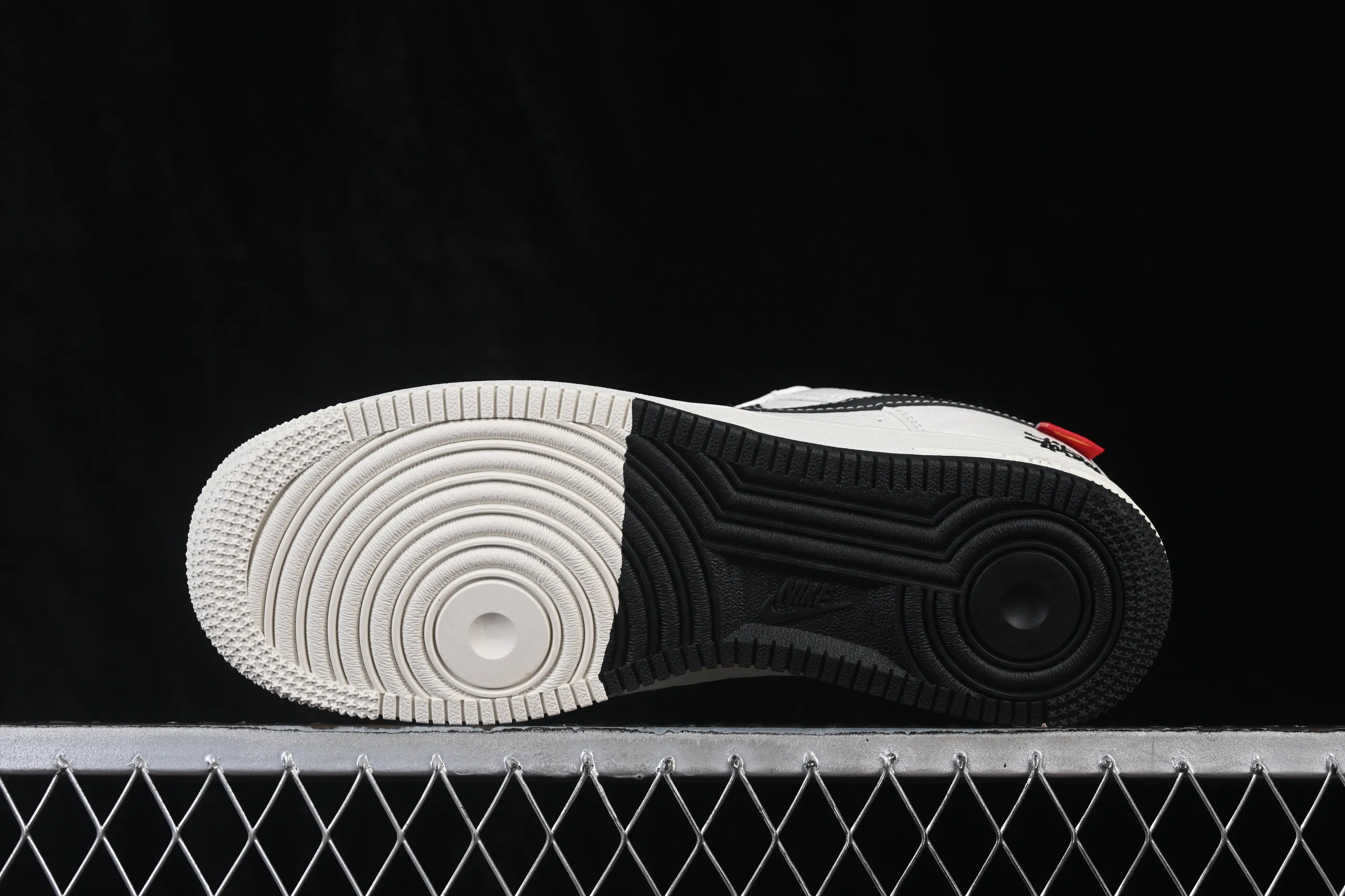 All categories Nk Air Force 1 Air Force series Nk Air Force 1 Low Air Force low-top Nike Air Force 1'07 Low black and white contrast Air Force 1 low-top casual sneakers MM3399-817